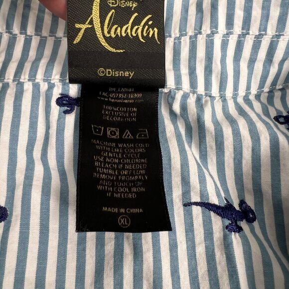 Disney Her Universe Aladdin Lamp Embroidered Tie Hem Blouse Misses size XL - Picture 3 of 8
